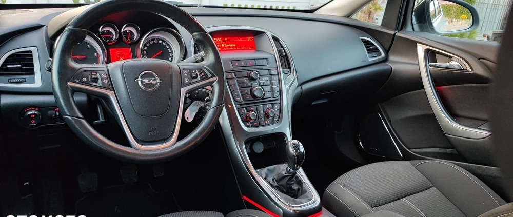 Opel Astra cena 29900 przebieg: 217100, rok produkcji 2013 z Wschowa małe 254